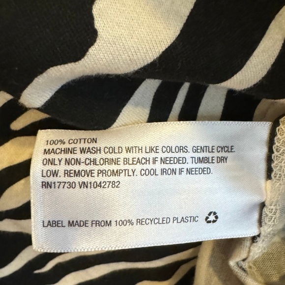 WILD FABLE Raw Hem Boxy Cut Tee Zebra Print Cotton Edgy Fun Transitional Trendy - Picture 7 of 11